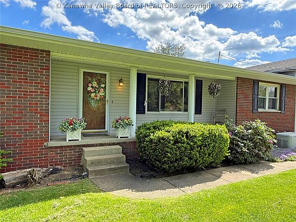 4th image of 16 Christy Ln