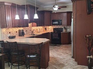 530 E Washington Rd, Freeland, MI 48623