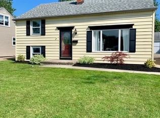 4947 Chapman Pkwy, Hamburg, NY 14075