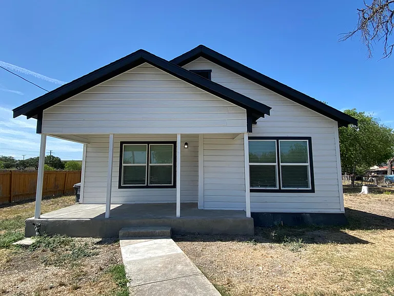 202 McCauley Blvd — Photo 2