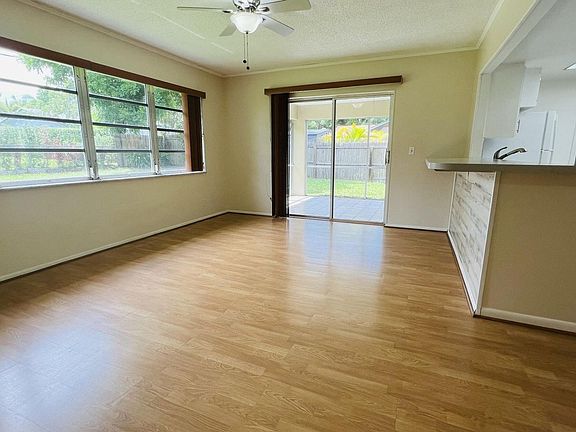 3rd image of 6831 Eastview Dr