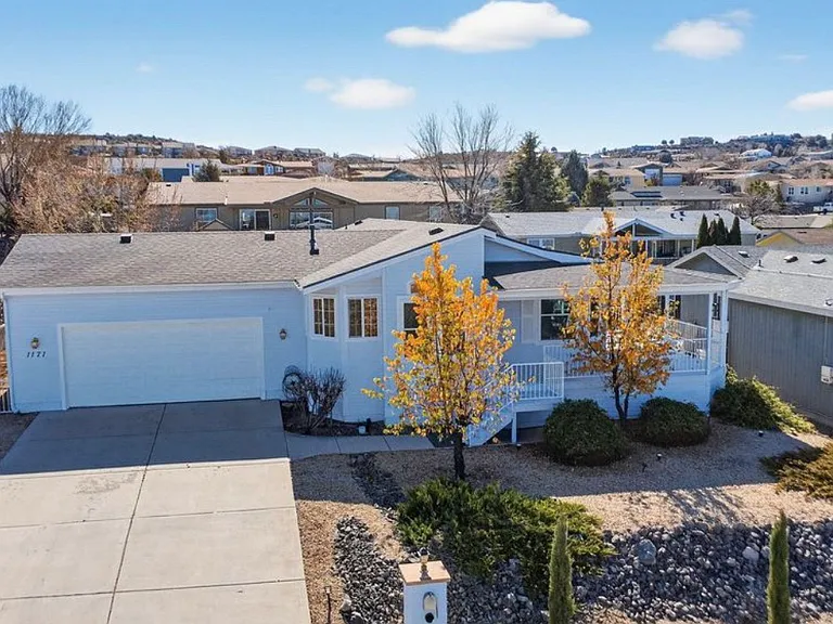 1171 Louie St — Photo 3