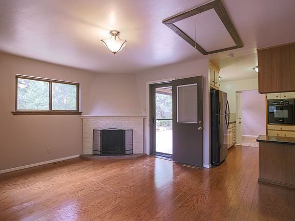 4th image of 54 Valle Vista St