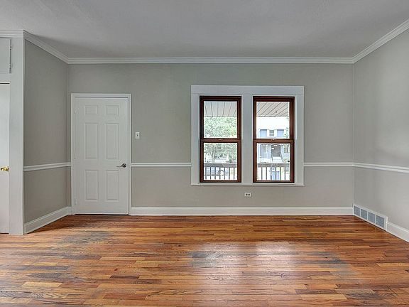5th image of 1588 Winton Ave