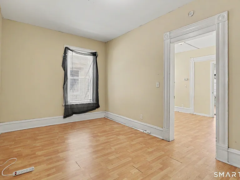 137 Sherwood Ave — Photo 7