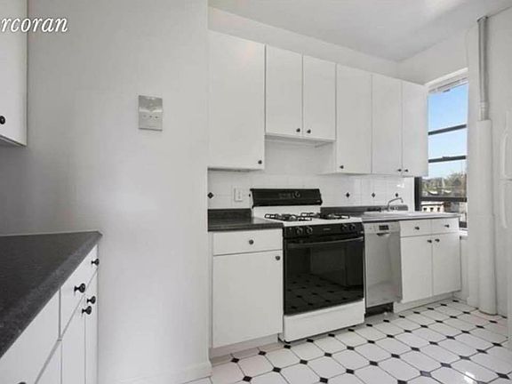 4th image of 575 3rd St APT 4C
