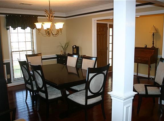 3rd image of 272 Lakeside Park Dr
