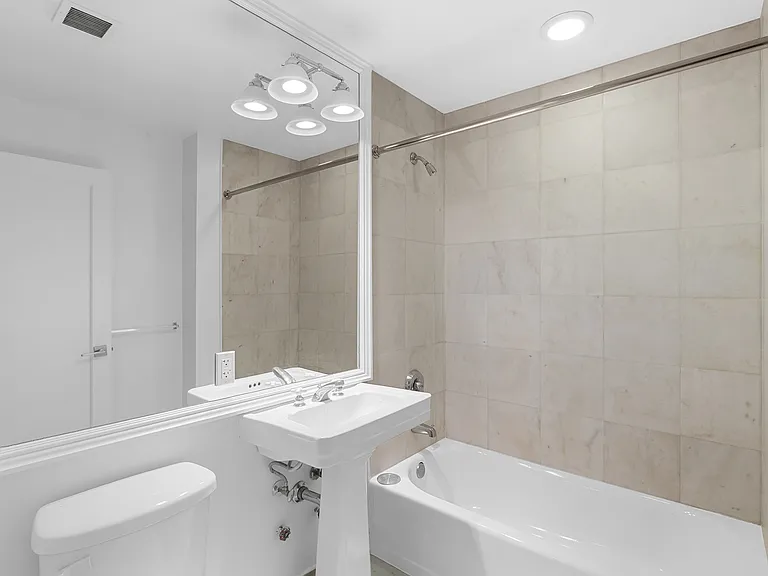 114 Ridge St #4F — Photo 5