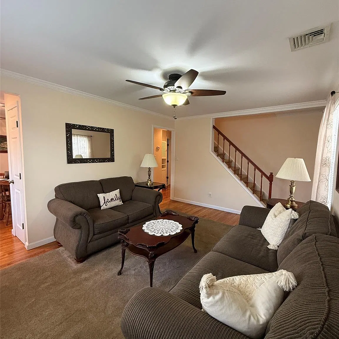 4 bed, 1.0 bath, 1109 sqft, $4,600 — Photo 2