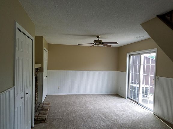 5th image of 8810 Maplebrook Ct N