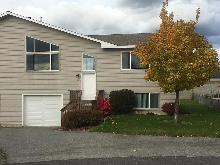 813 N Coach Ln — Photo 5