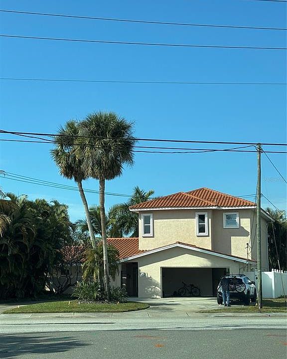 1st image of 1427 40TH AVENUE NE