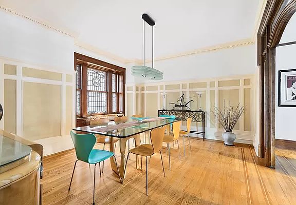 5th image of 310 W 79th St APT 1W