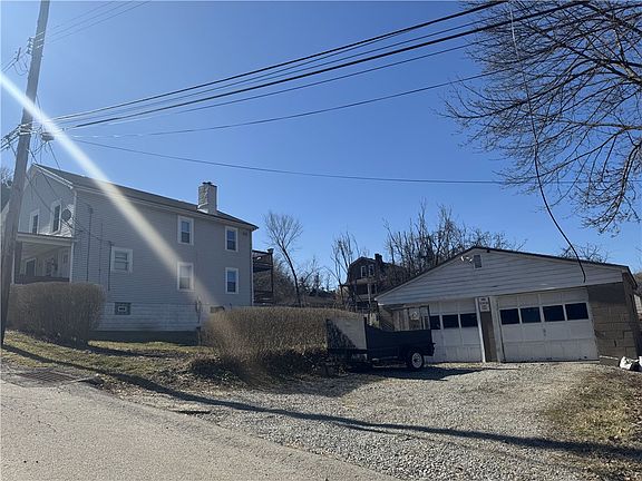 2nd image of 642 Irwin St