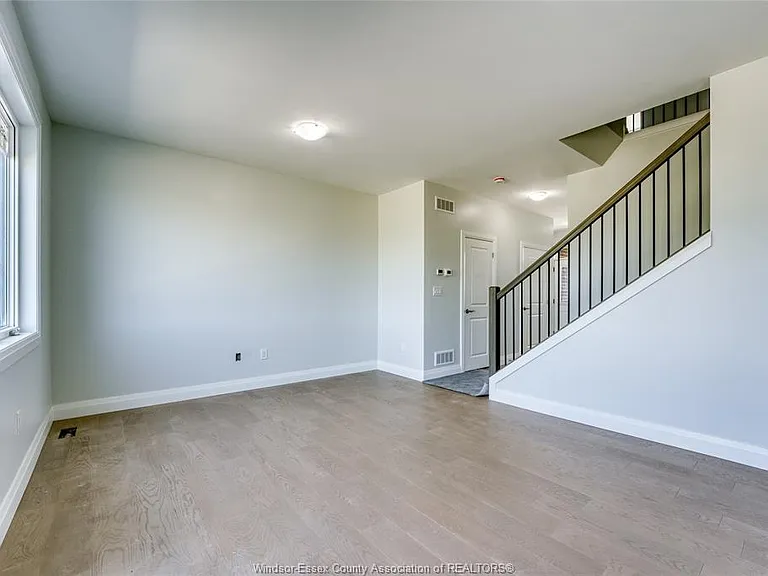 104 Eagle St — Photo 3