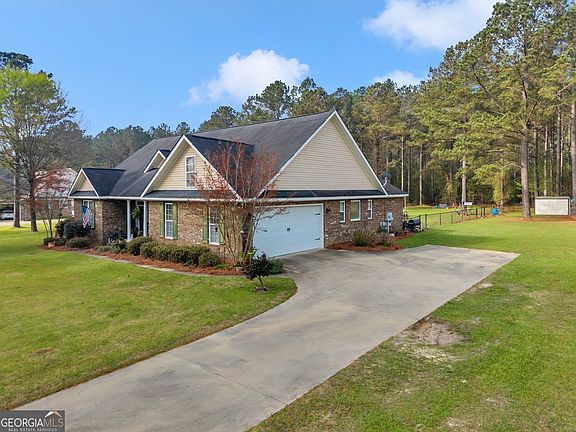 4th image of 315 Old Pine Rd