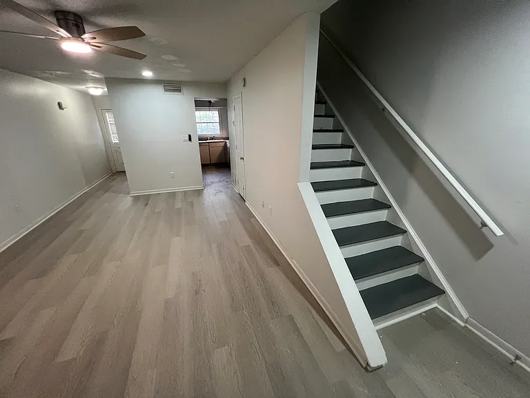 2060 Kings Gate Cir — Photo 12
