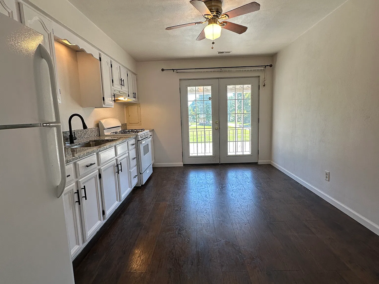 2 bed, 800 sqft, $995 — Photo 4