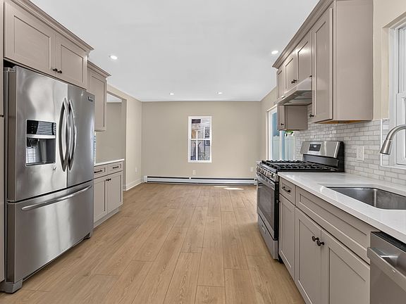 3rd image of 569 Congress St