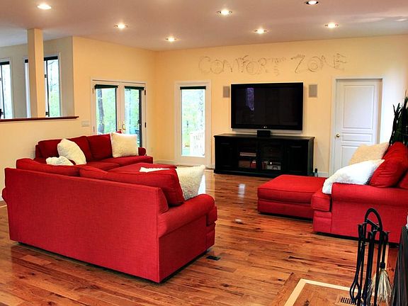 3rd image of 319 Palisades Cir