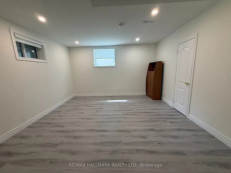 43 Oak Ave — Photo 20