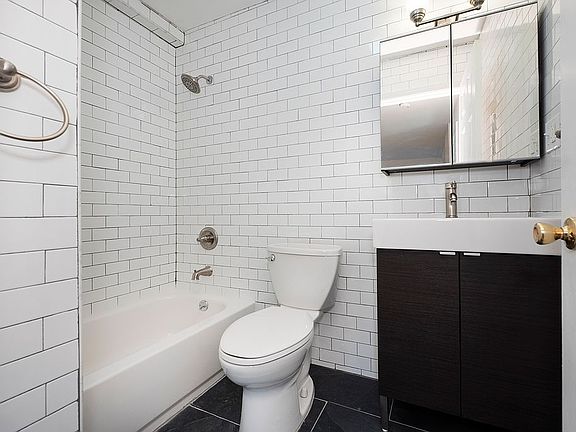 3rd image of 1097 Willoughby Ave