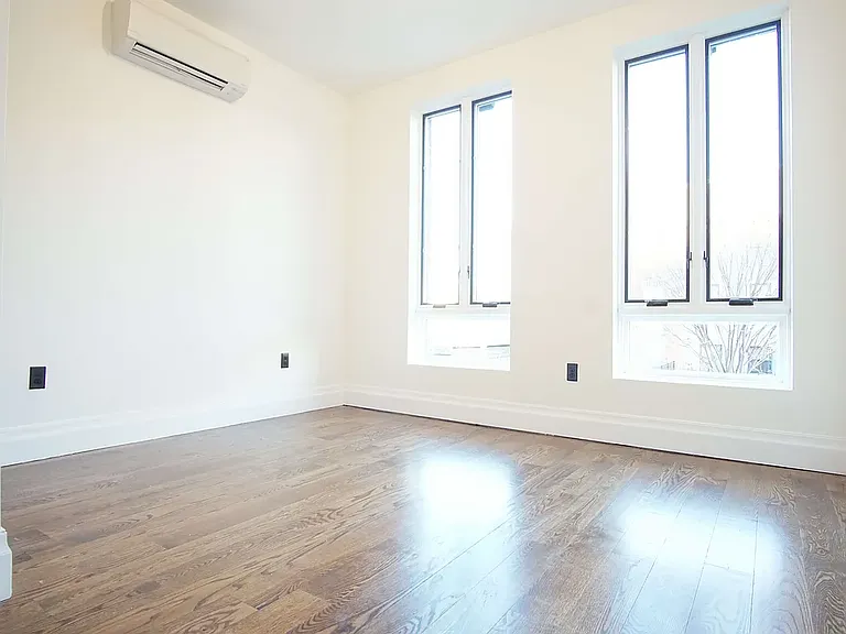 81 Stockholm St #4B — Photo 4
