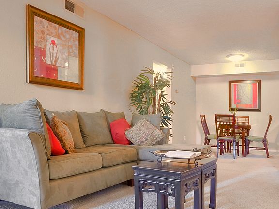 Horizons at Sunridge Living Room