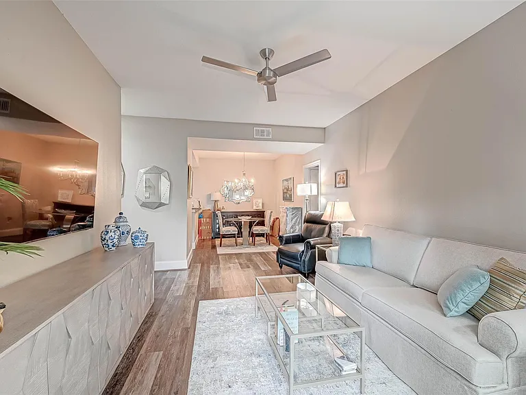 11711 Memorial Dr #389 — Photo 5