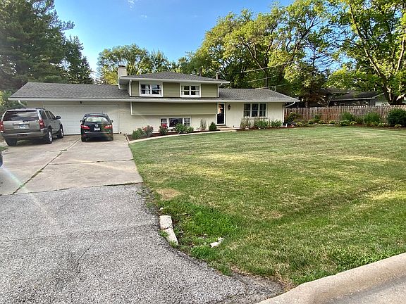 2nd image of 1951 Rosemont Ave