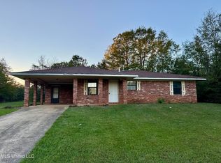 111 S Johnson Ave, Louisville, MS 39339