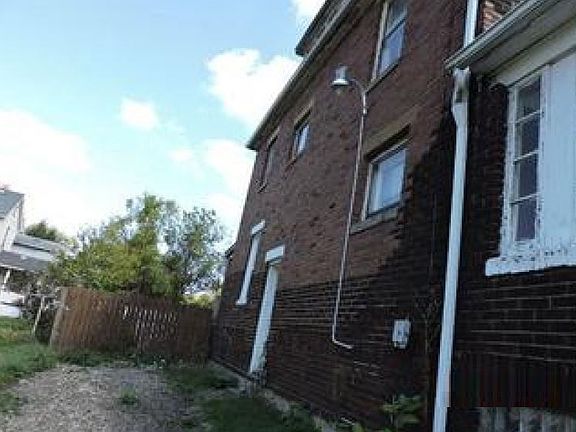 3rd image of 570 Tenney Ave