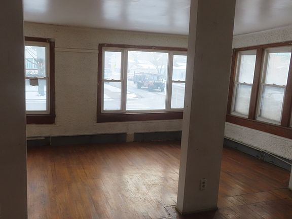 3rd image of 1000 N Lockwood Ave