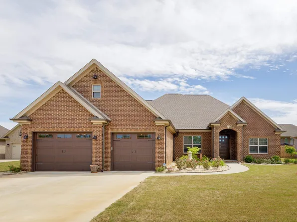 1109 Hidden Grove Pl, Florence, AL 35630