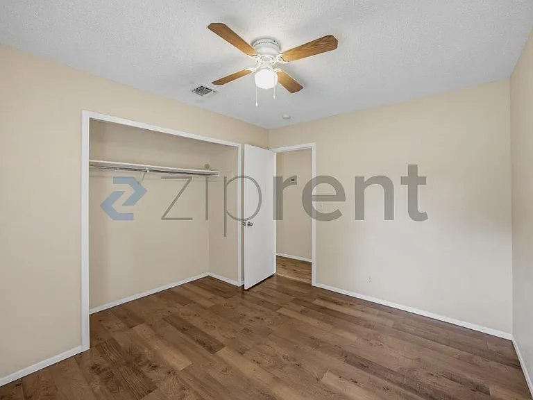 8318 Tuxford — Photo 15