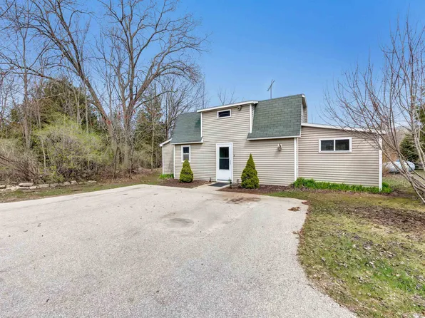 3615 Zirbel Rd, Sturgeon Bay, WI 54235