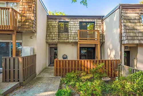 1610 Valencia Way Photo 1