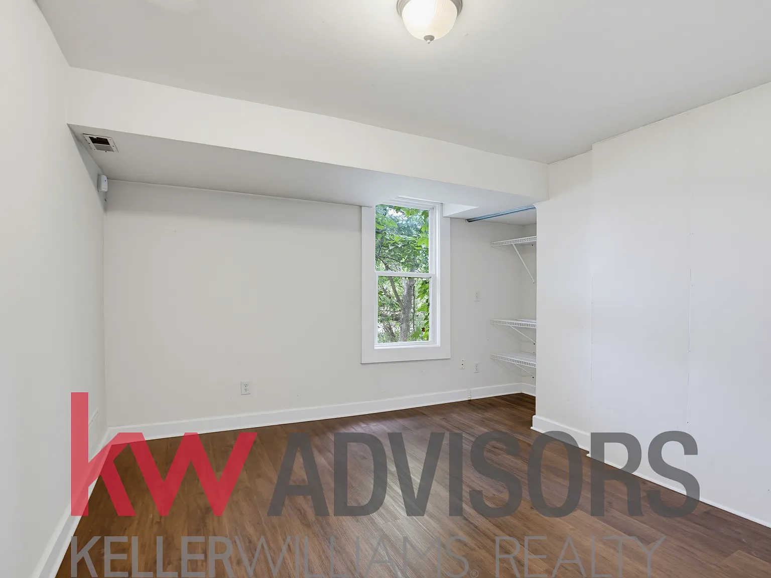 5 bed, 1684 sqft, $3,200 — Photo 4