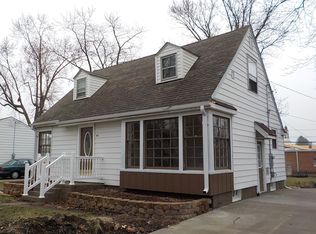 913 N Main St, Rochelle, IL 61068