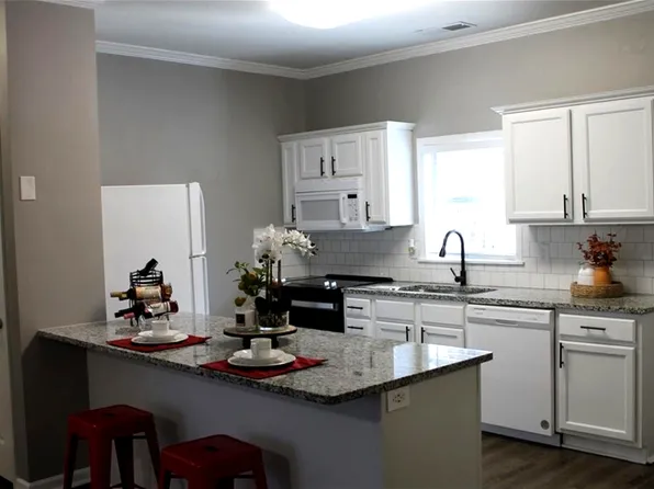 27 Corinth Rd, Cartersville, GA 30121