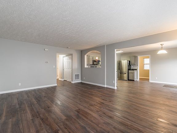 5th image of 2300 Sunflower Ct