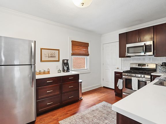 3rd image of 5910 Cherry St