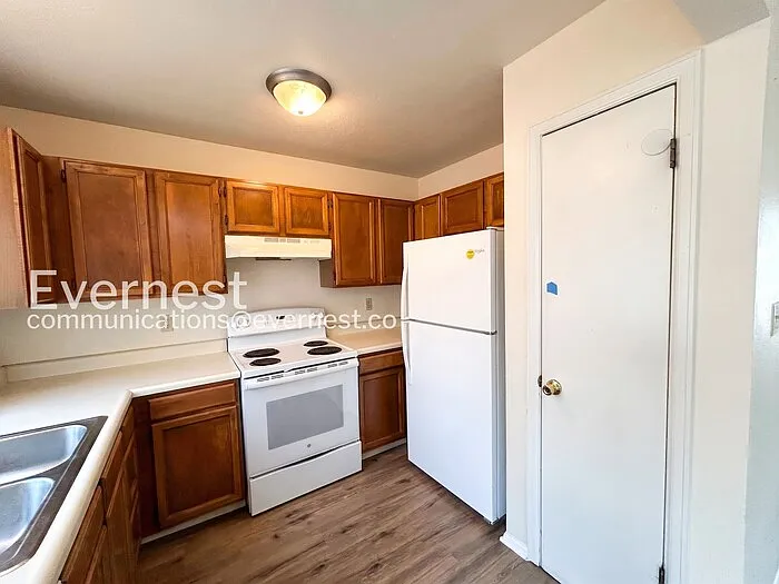 2702 Dickens Dr — Photo 4