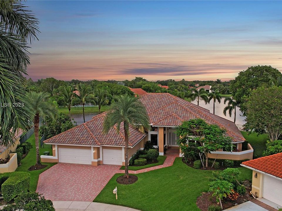 1st image of 580 Coconut Cir