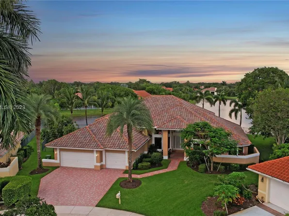 580 Coconut Cir, Weston, FL 33326