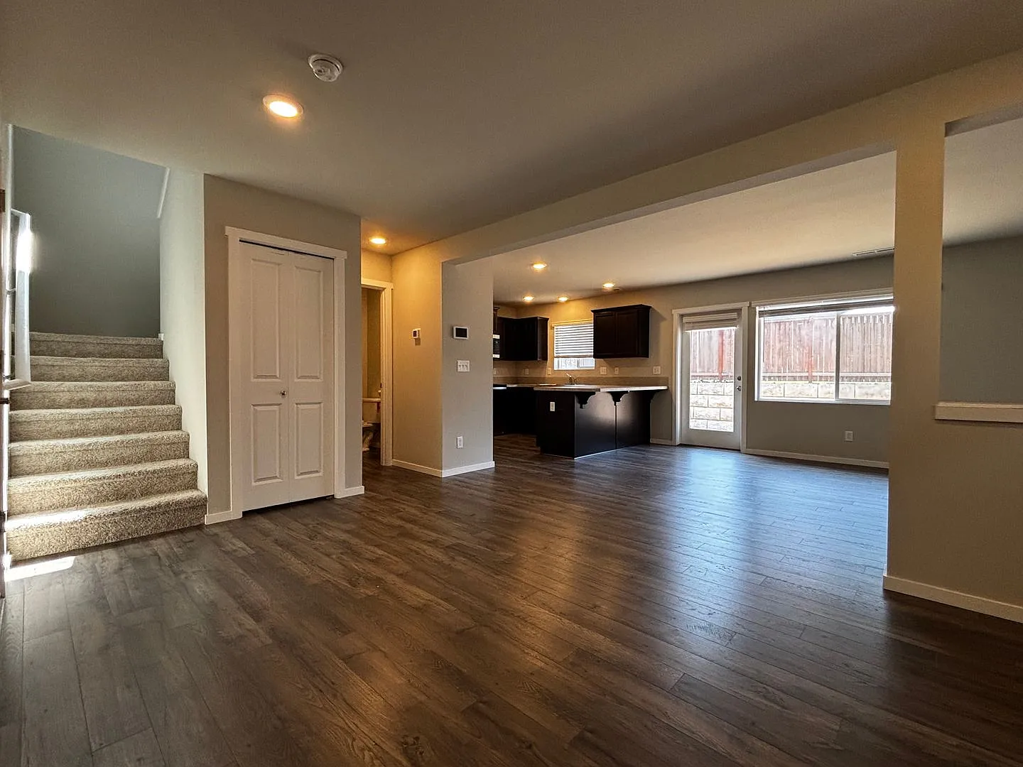 Wonderfully maintained Rainier Ridge Puyallup Home! — Photo 4