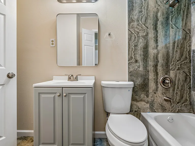 2064 Willow Wood Ave — Photo 6