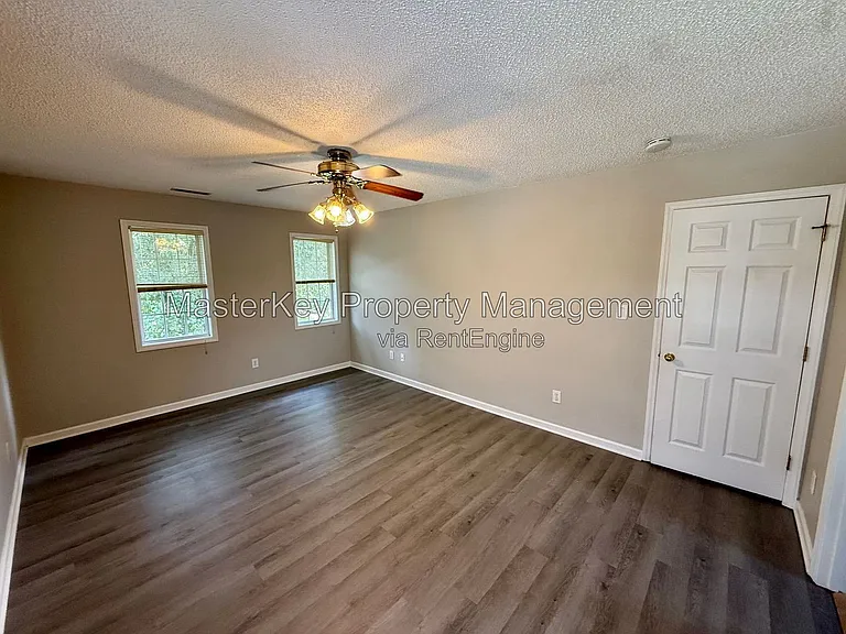 703 Swan Hill Ct — Photo 14