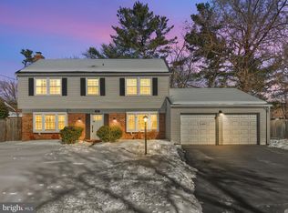 4103 Meadow Hill Ln, Fairfax, VA 22033