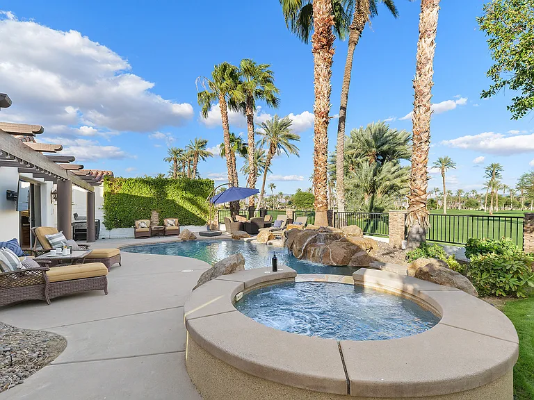 56408 Palms Dr — Photo 25